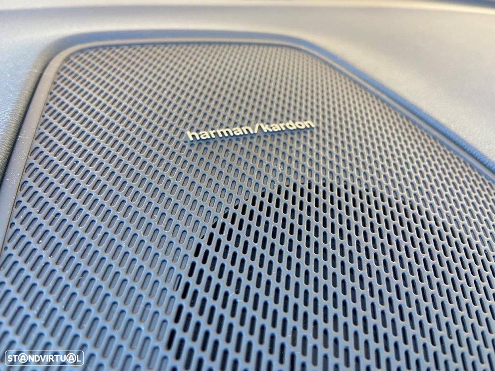 Volvo XC 60 2.0 T6 PHEV Black Edition AWD - 22