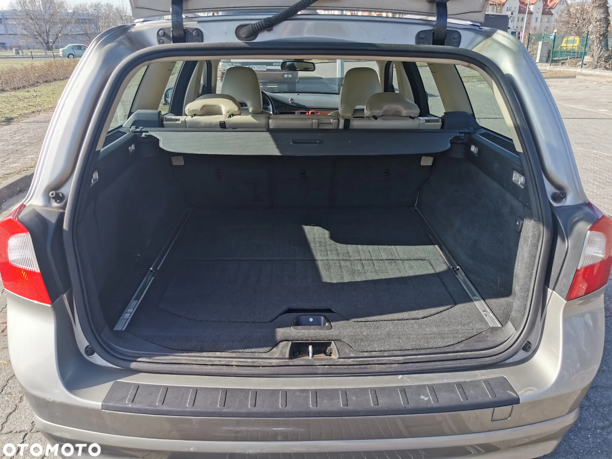 Volvo V70 2.4D Summum - 12