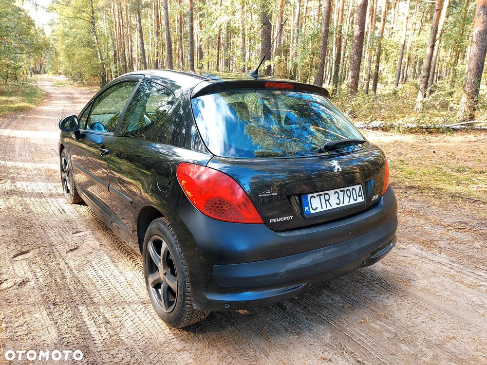 Peugeot 207 2009 photo 4