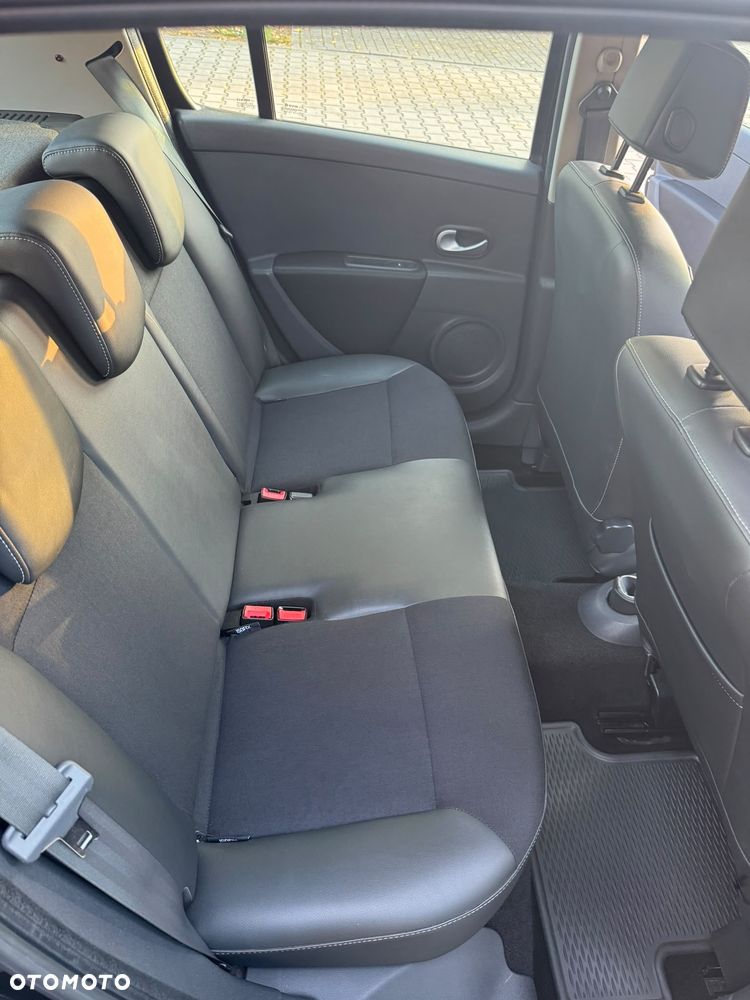 Renault Clio - 11