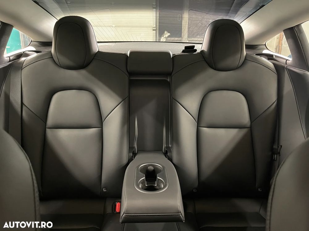 Tesla Model 3 Standard Reichweite Plus Hinterradantrieb - 12