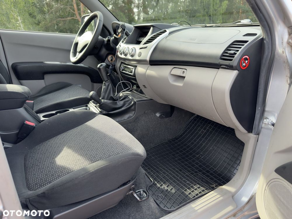 Mitsubishi L200 2.5 DID Intense - 10