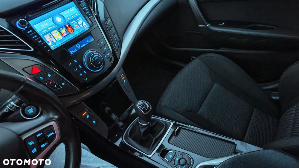 Hyundai i40 Kombi blue 1.6 Family+ - 39