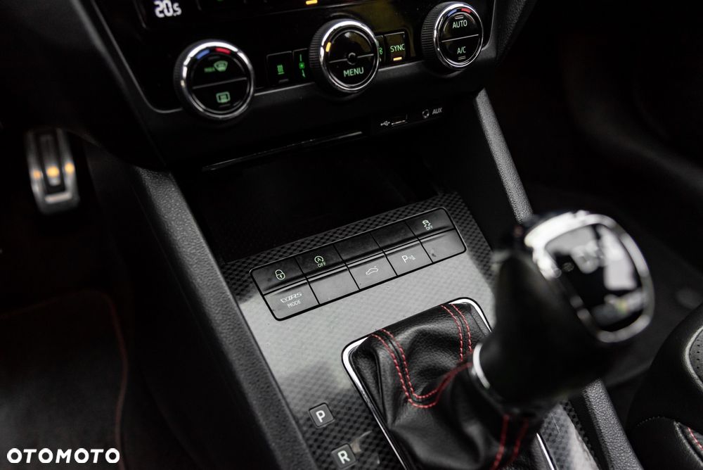 Skoda Octavia 2.0 TDI 4x4 DSG RS - 35