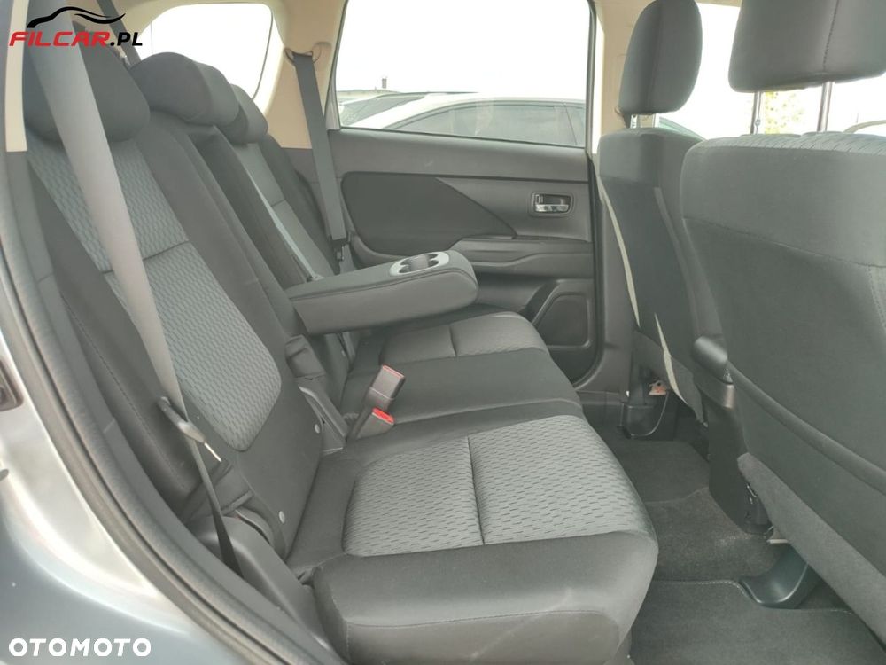 Mitsubishi Outlander - 16
