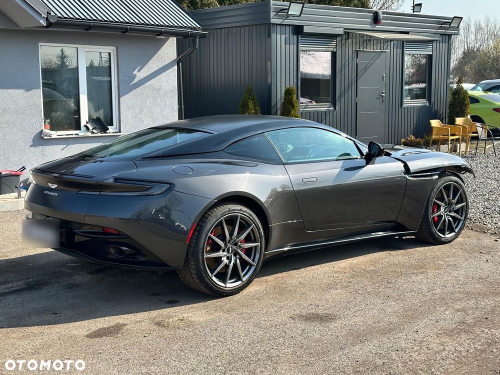 Aston Martin DB11 - 2