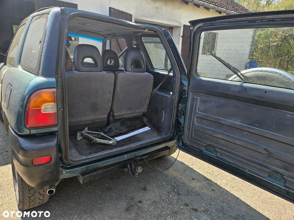 Toyota RAV4 2.0 - 10