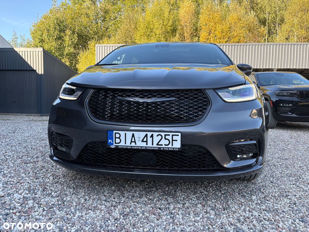 Chrysler Pacifica - 10
