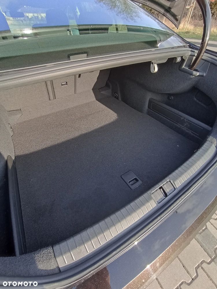 Volkswagen Passat 2.0 TDI EVO Business - 26