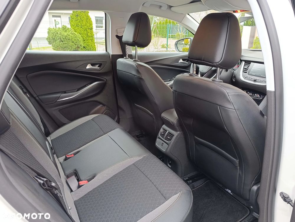 Opel Grandland X Plug-in-Hybrid4 1.6 DI Start/Stop INNOVATION - 19