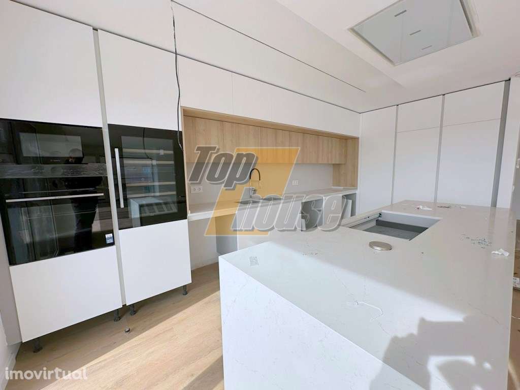 Apartamento T4 Novo , 2 Parqueamentos , Arrecadação e Piscina - Cos... - Grande imagem: 2/39