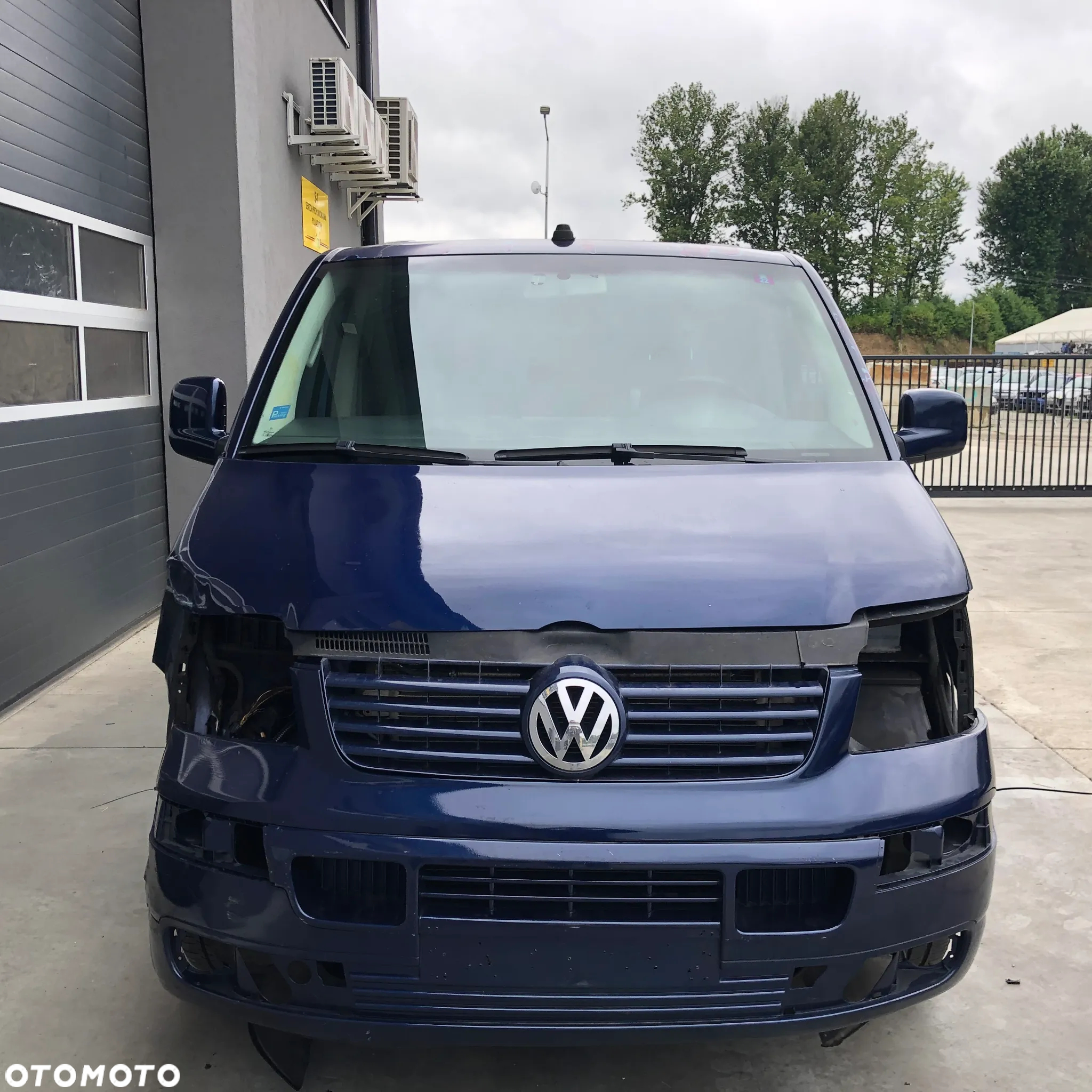 Volkswagen Caravelle - 4