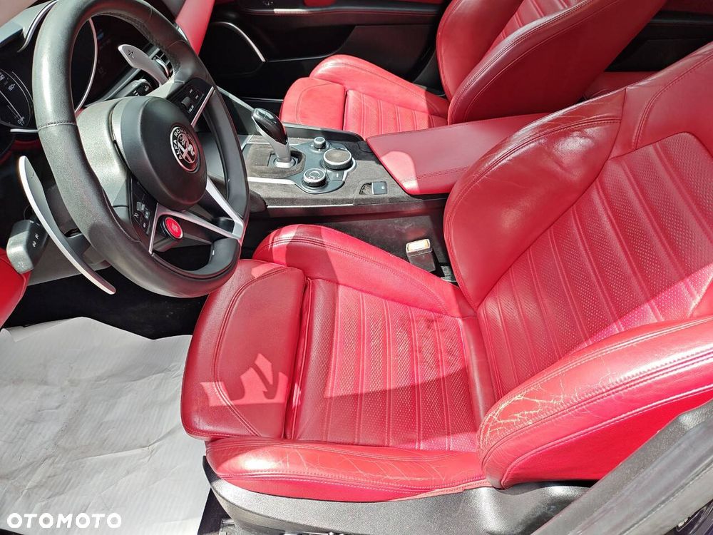 Alfa Romeo Giulia - 22