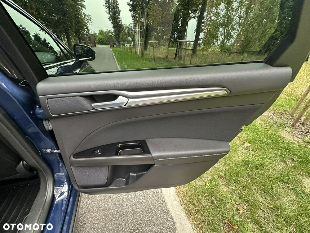 Ford Mondeo - 25