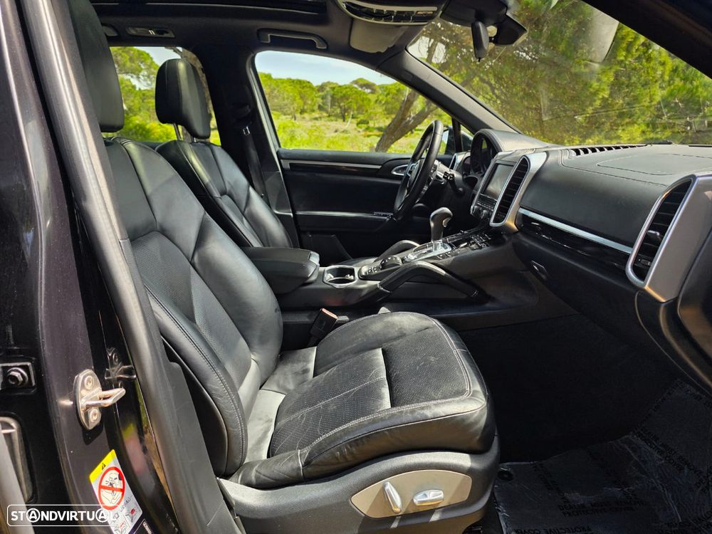 Porsche Cayenne S E-Hybrid - 17