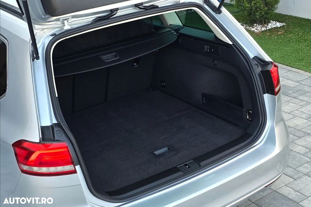 Volkswagen Passat 2.0 TDI Comfortline - 24