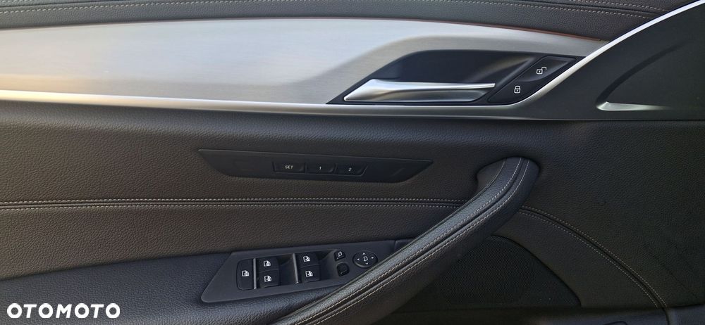 BMW Seria 5 520d xDrive Luxury Line - 14