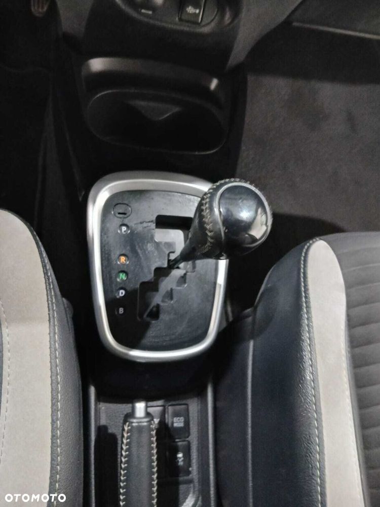 Toyota Yaris - 26