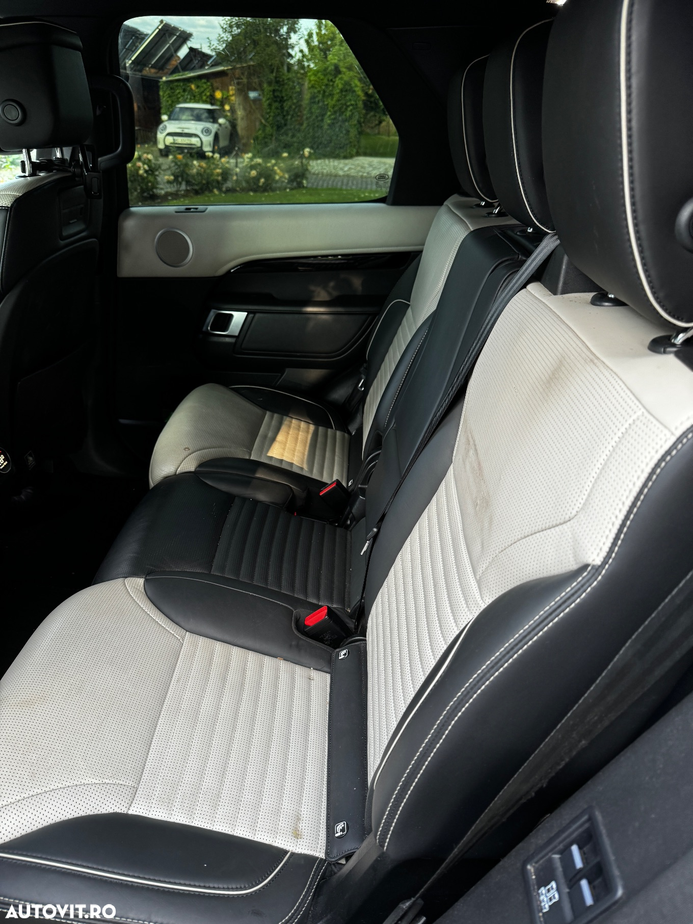 Land Rover Discovery 3.0 L SD6 HSE Luxury - 6