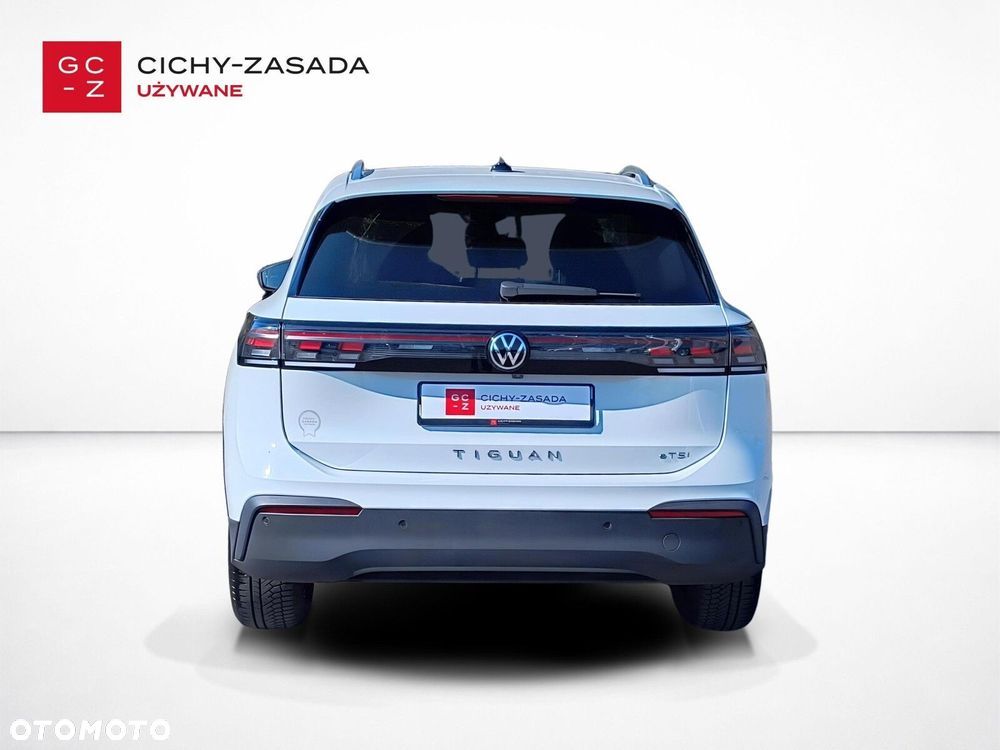 Volkswagen Tiguan - 4