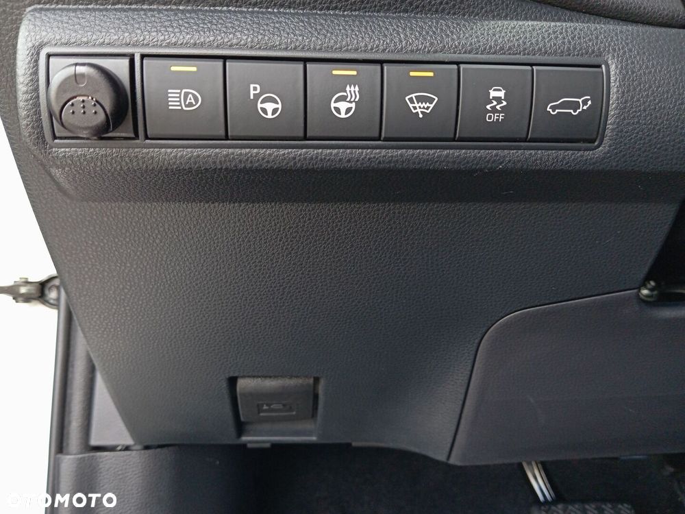 Toyota Corolla 2.0 Hybrid Executive - 19