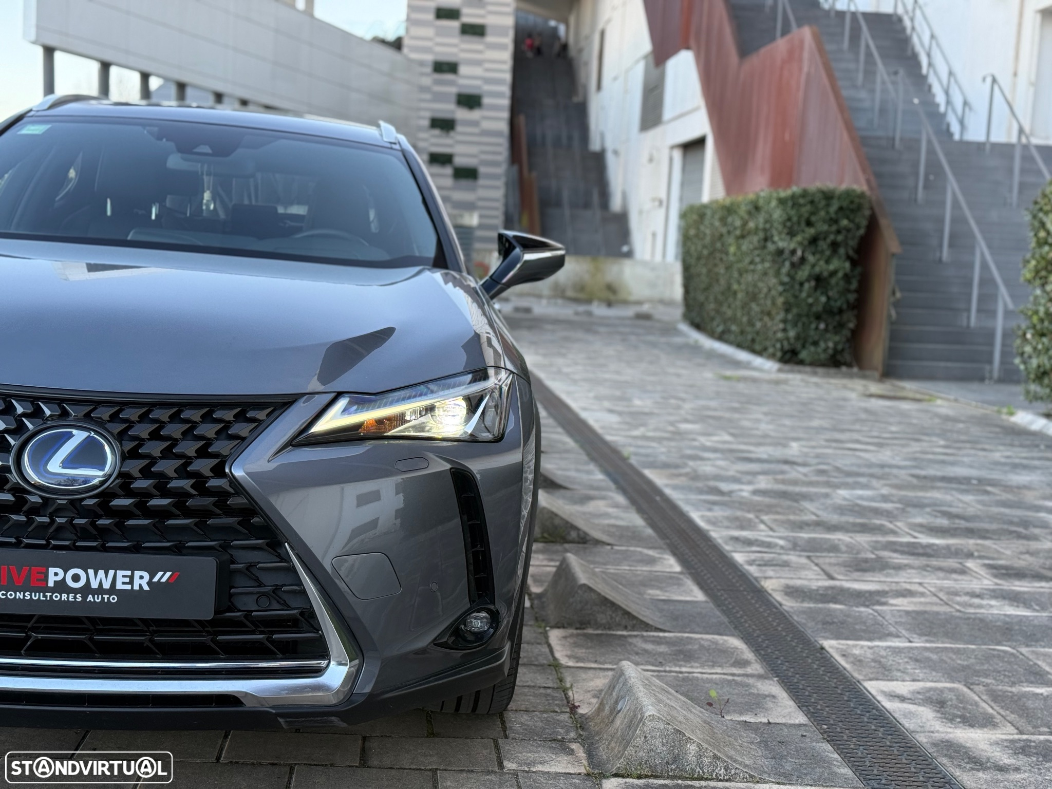 Lexus UX 300e Premium - 4