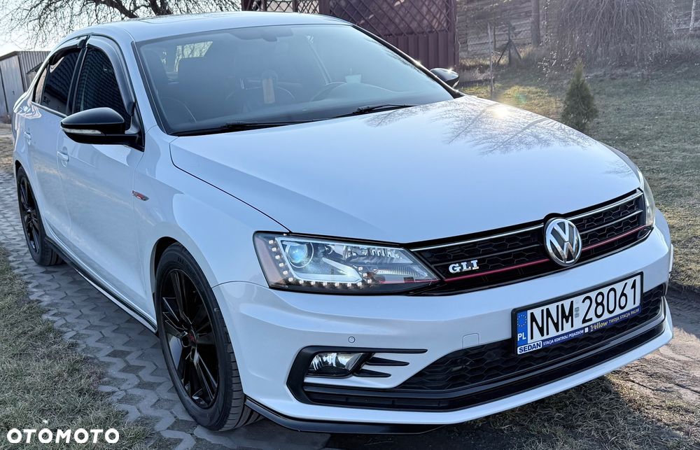 Volkswagen Jetta - 5