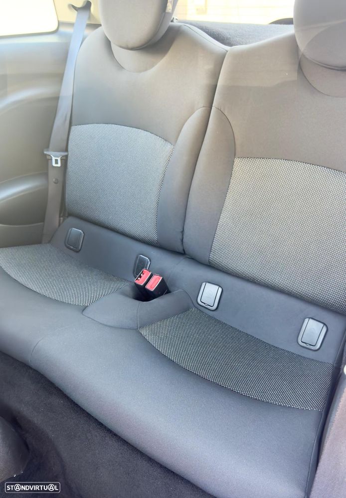 MINI 3 Portas One D - 16