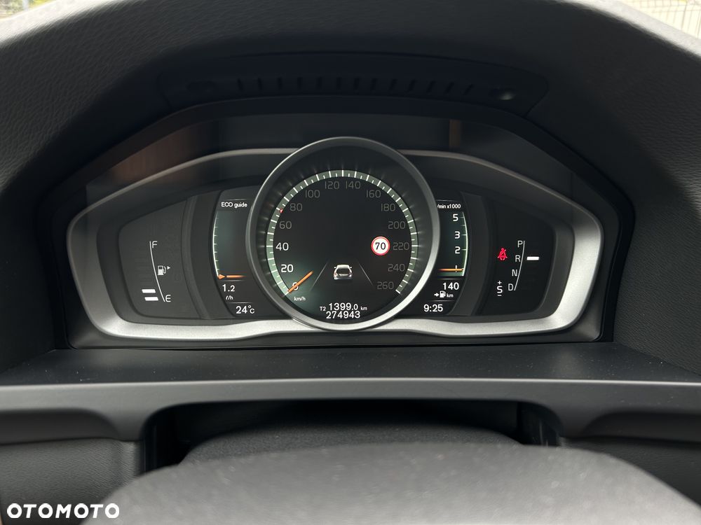 Volvo V40 Cross Country D3 Geartronic Momentum - 25
