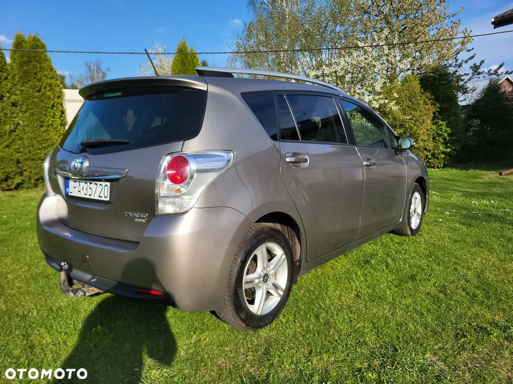 Toyota Verso 2.0 D-4D 5-Sitzer Executive - 8
