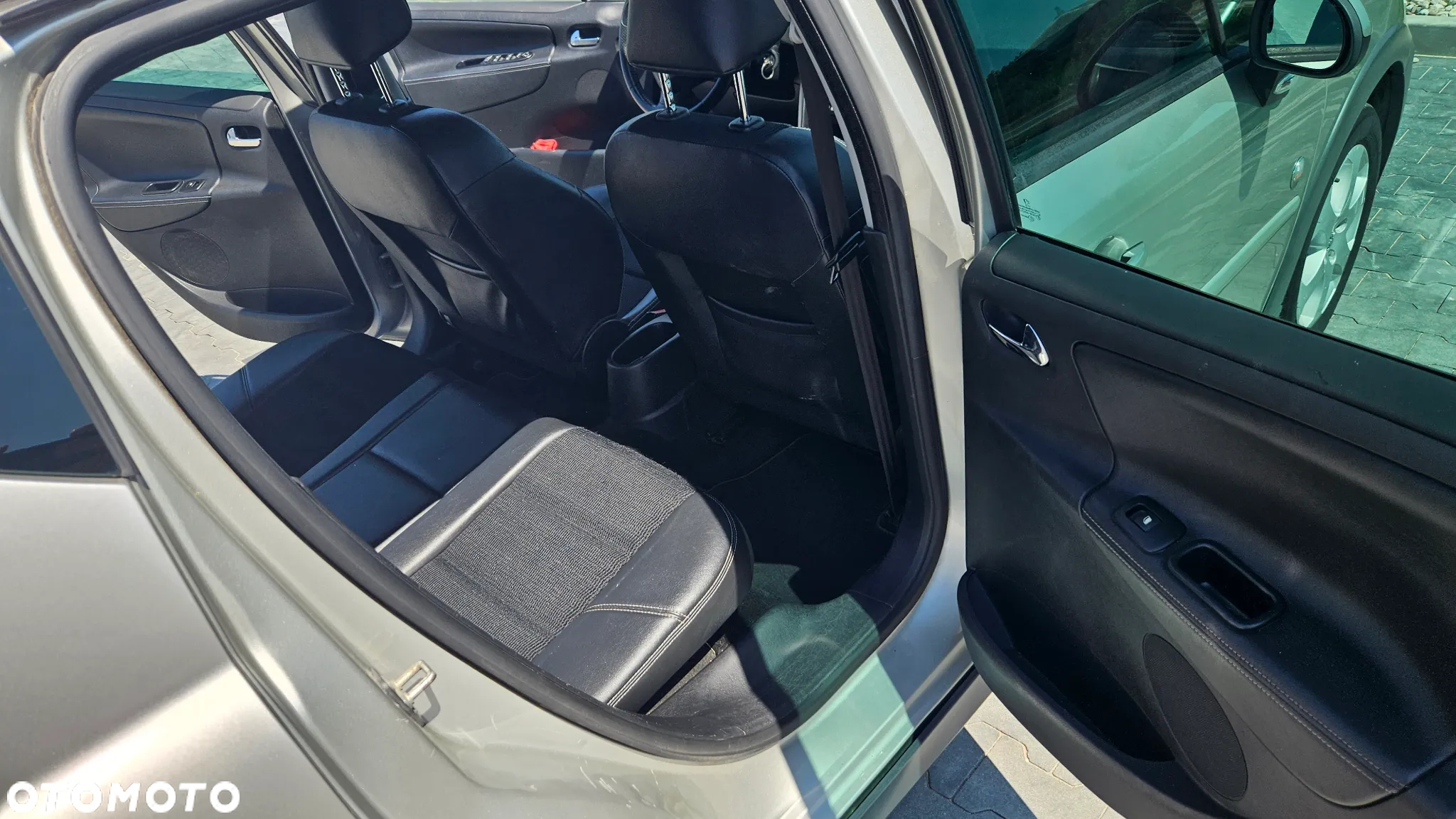 Peugeot 207 Outdoor 1.6 HDi - 12