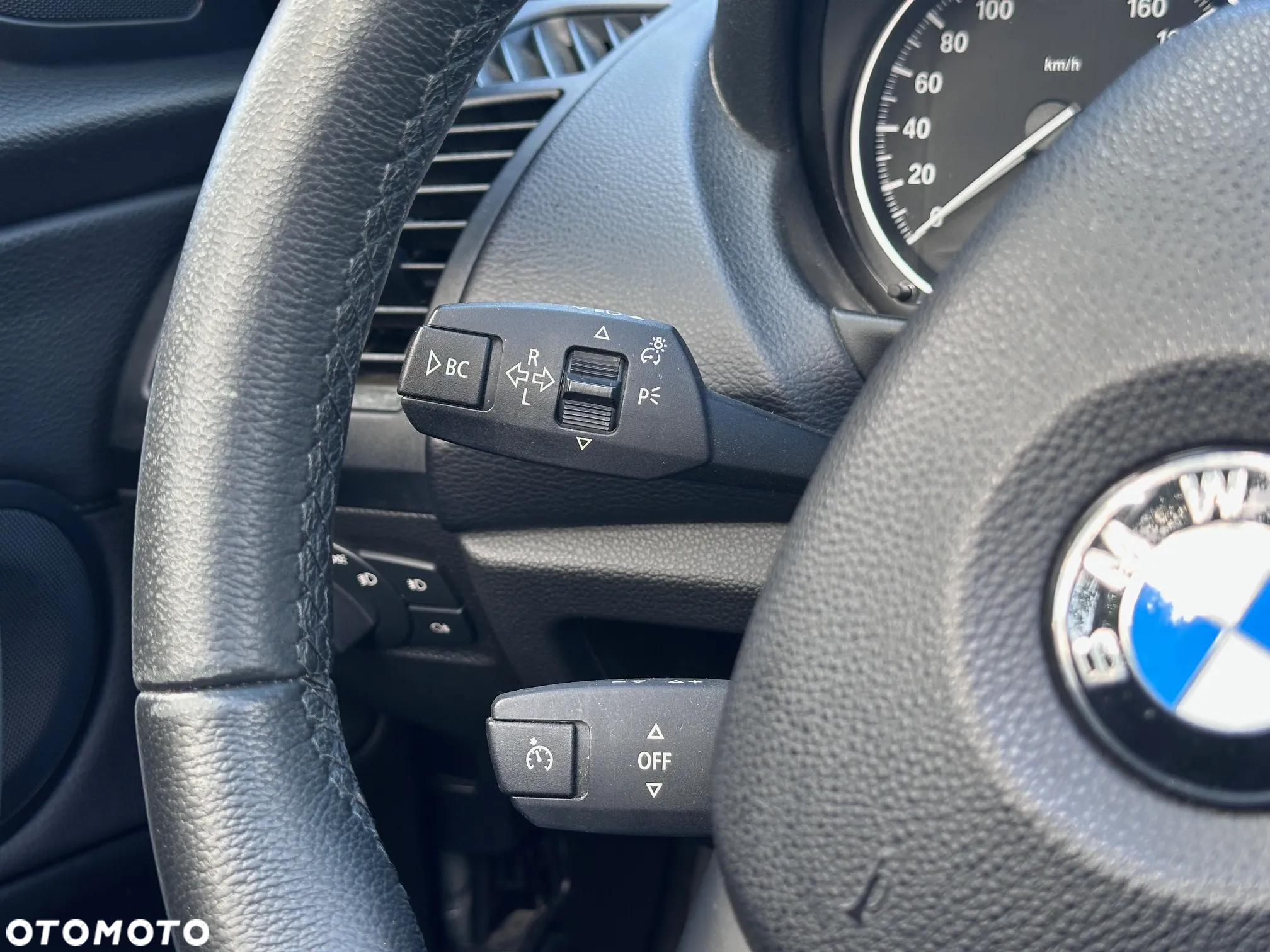 BMW Seria 1 120i - 25