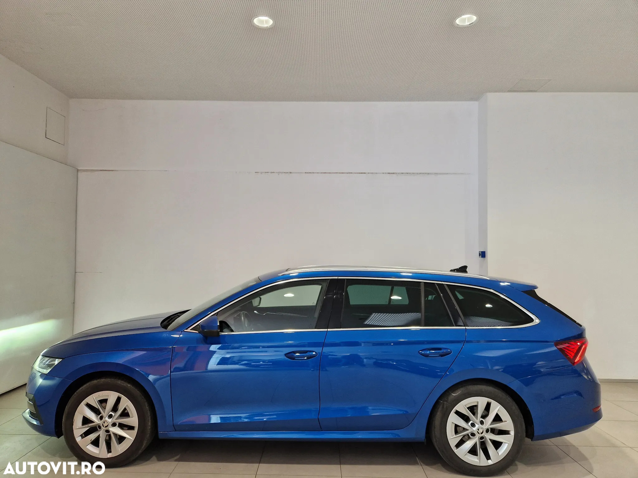 Skoda Octavia Combi 2.0 TDI DSG Style - 2