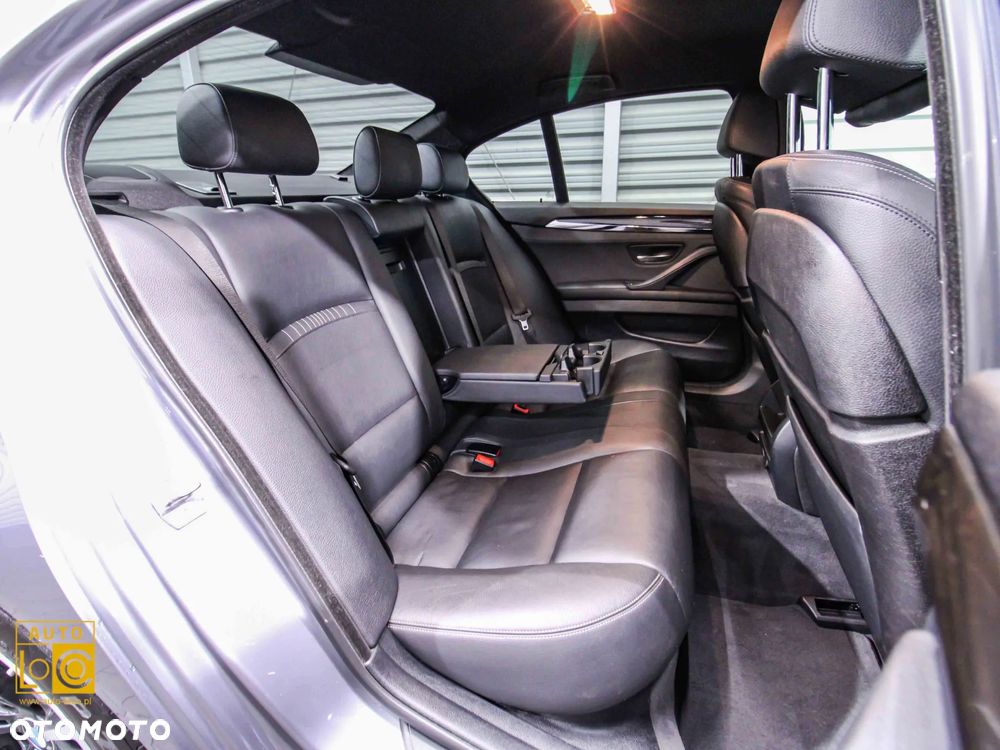 BMW Seria 5 528i xDrive Luxury Line - 11