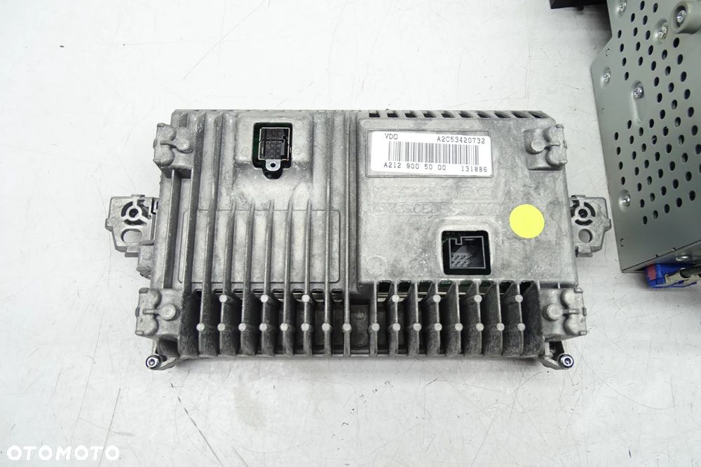 Mercedes E Klasa W212  Radio nawigacja z wyświetlaczem 2129004412  21219005000 - 5