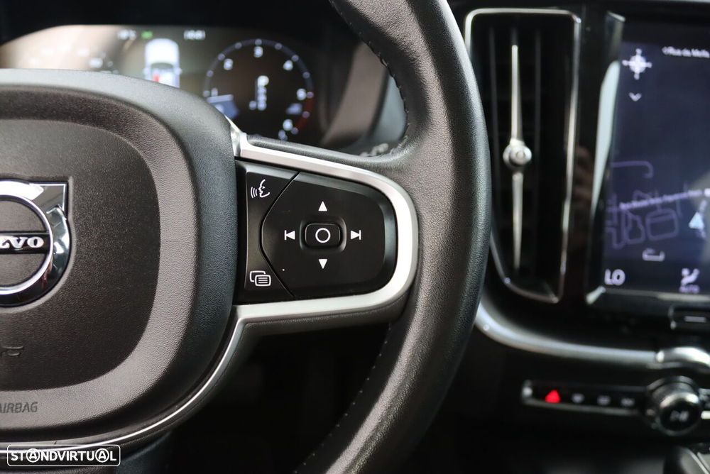 Volvo XC 60 2.0 D4 Inscription AWD Geartronic - 12