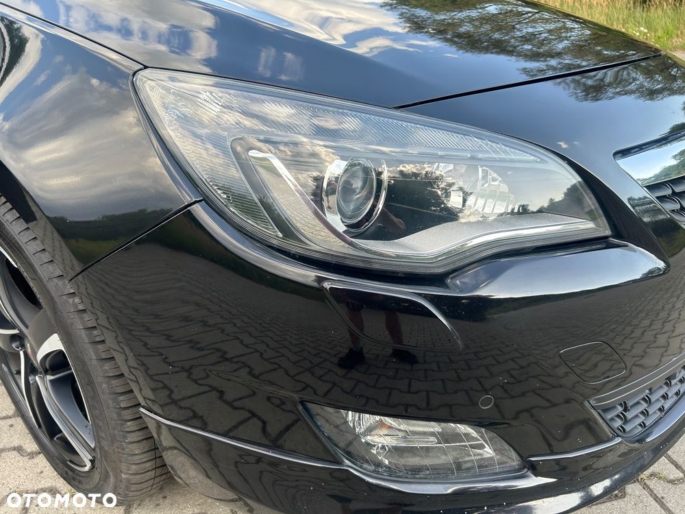 Opel Astra 1.6 Turbo - 28