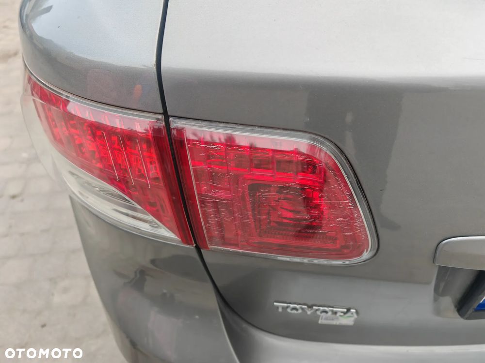 Toyota Avensis 2.2 D-4D Sol - 12