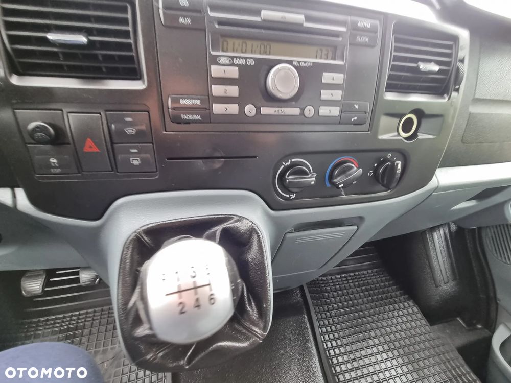 Ford Transit - 28