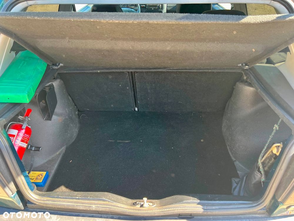 Volkswagen Golf 1.6 CL - 27