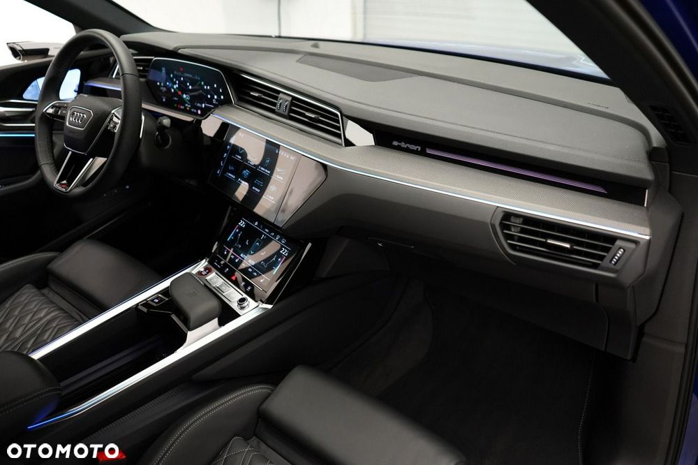 Audi SQ8 e-tron - 16