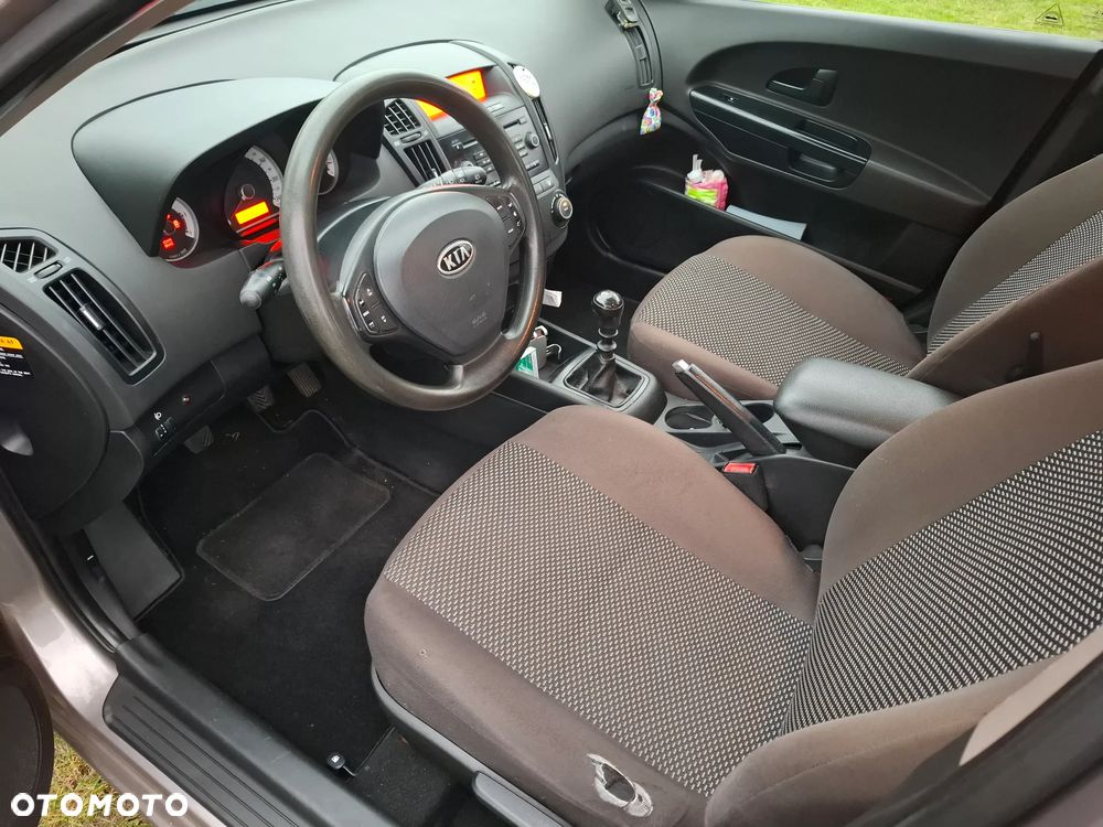 Kia Ceed Cee'd 1.6 Crdi Comfort - 11
