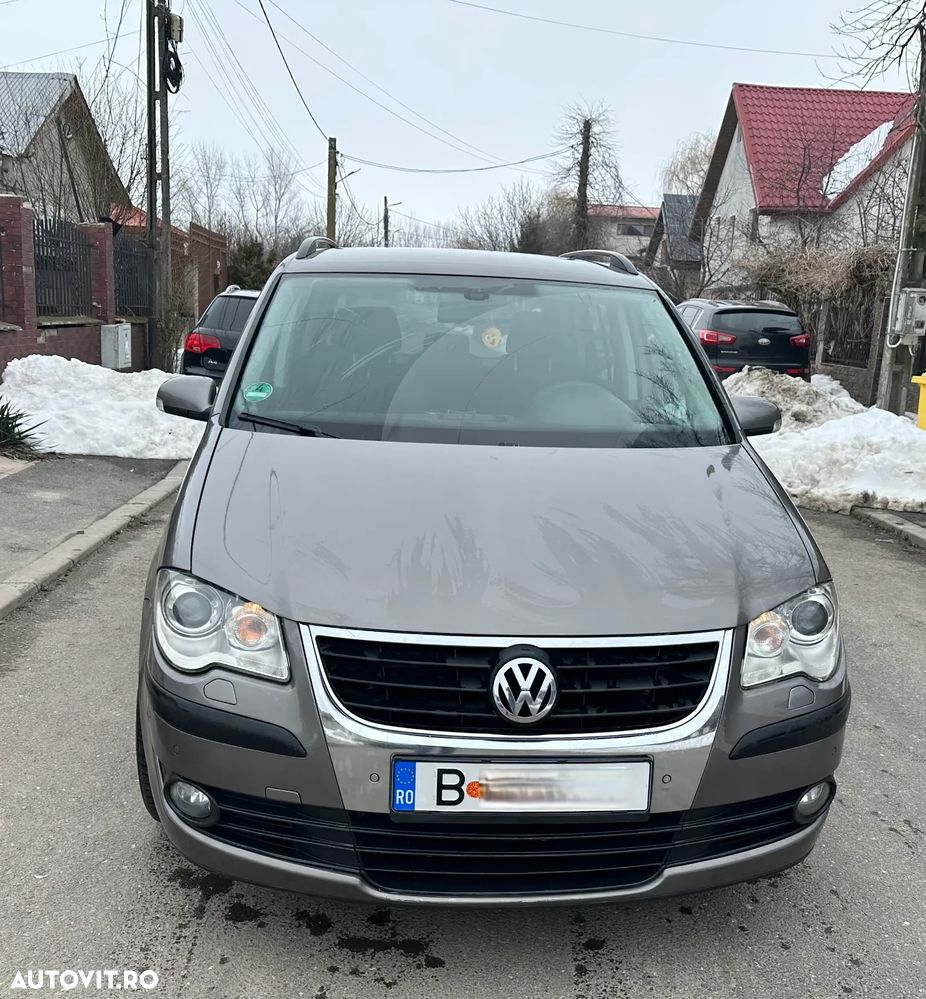 Volkswagen Touran - 11