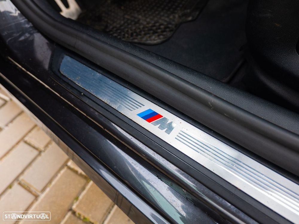BMW 520 d Pack Desportivo M Auto - 15