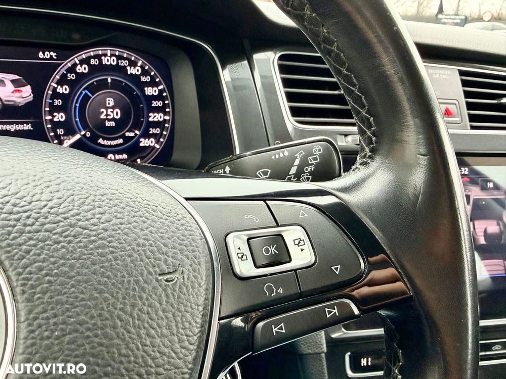 Volkswagen Golf 1.6 TDI Comfortline - 27