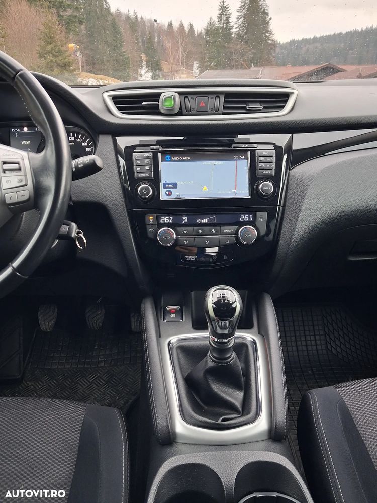 Nissan Qashqai 1.6L dCi Start/Stop 4X4-i N-Connecta - 8