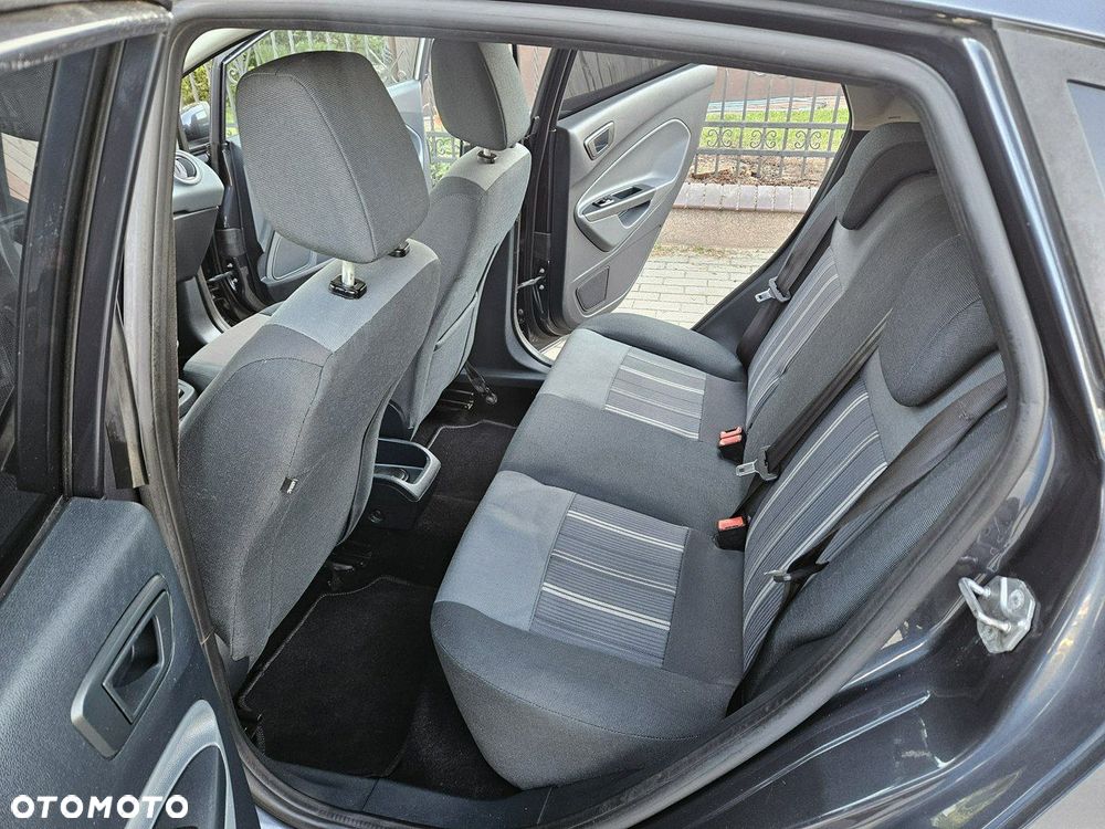 Ford Fiesta - 9