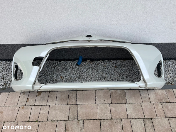 Toyota Yaris III Hybryda 11-14 zderzak przedni