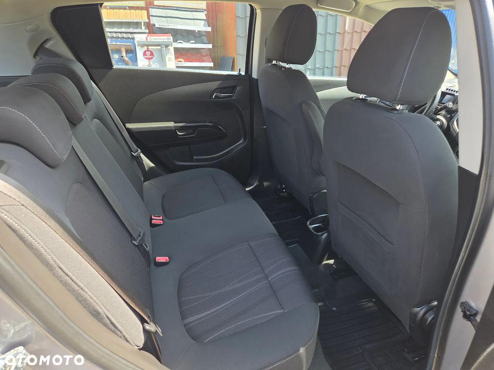 Chevrolet Aveo 1.6 LTZ - 18