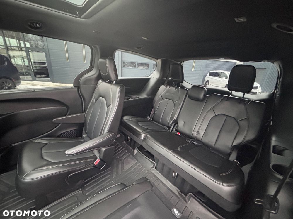 Chrysler Pacifica - 14